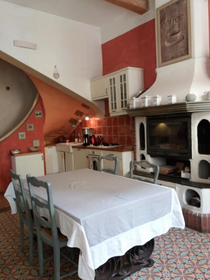 Bed and Breakfast Le Patio Des Cigales Roquefort-des-Corbières Exteriér fotografie
